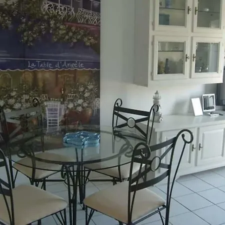 Apartment Meuble St.elme - Sur La Plage Des Sablettes